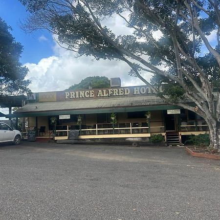 Gundy Pub & Caravan Park Gundiah 外观 照片